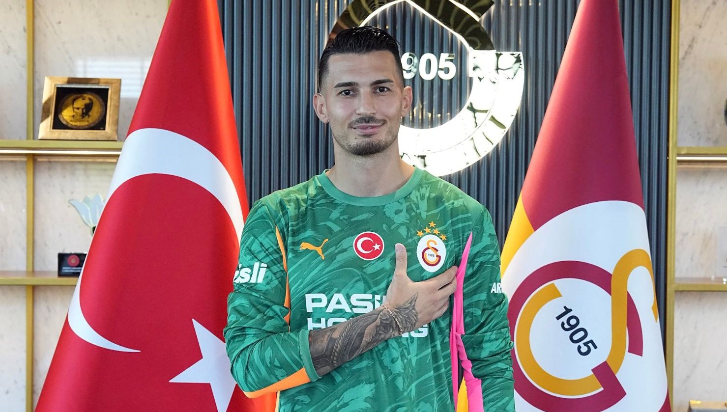 ugurcan cakir imzayi atar atmaz konustu cok ozel bir duygu LlAVBK6K