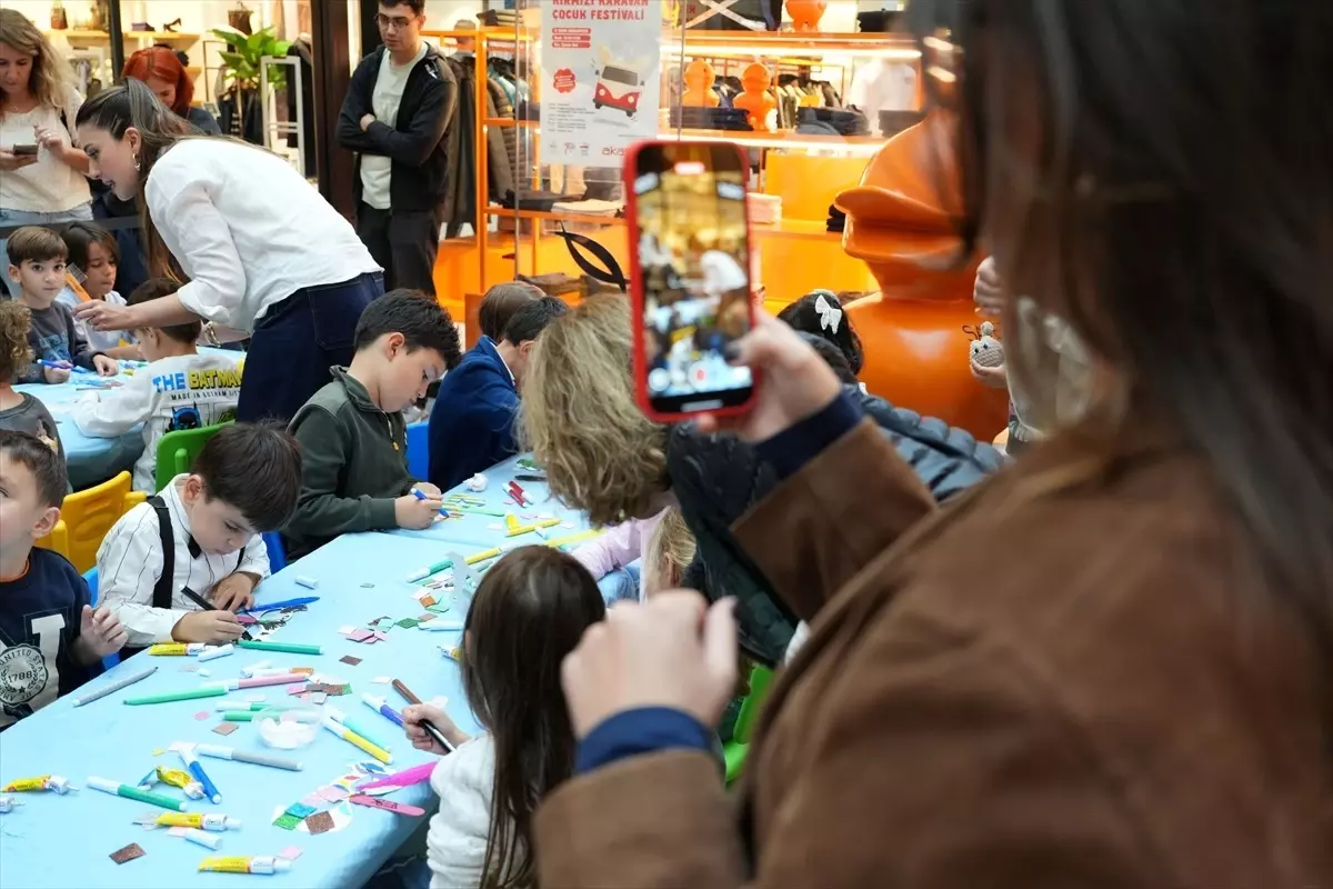 kirmizi karavan projesi ile cocuklar gelecege umut tasiyor exw8rk3a.jpg