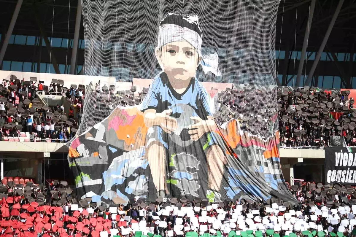 sivassporlu taraftarlardan gazze protestosu ZIDHd7k5