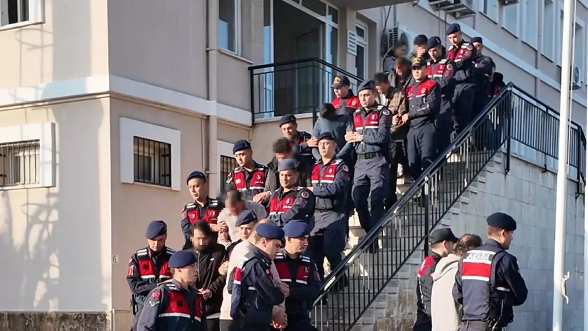 sahte borsa uygulamasina operasyon 12 tutuklama ixTnUT33.jpg