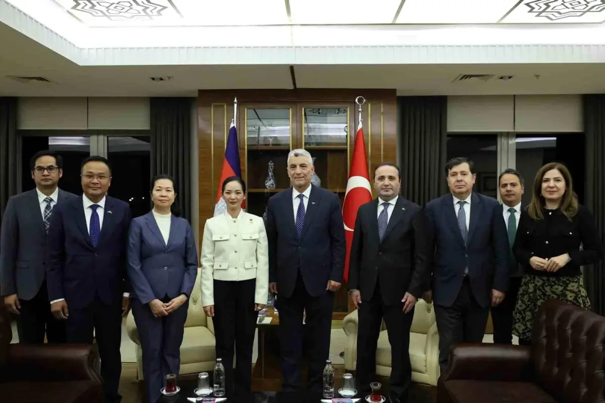 turkiye ve kambocya ticaret bakanlari ikili iliskileri gorustu nT4fMrbE.jpg