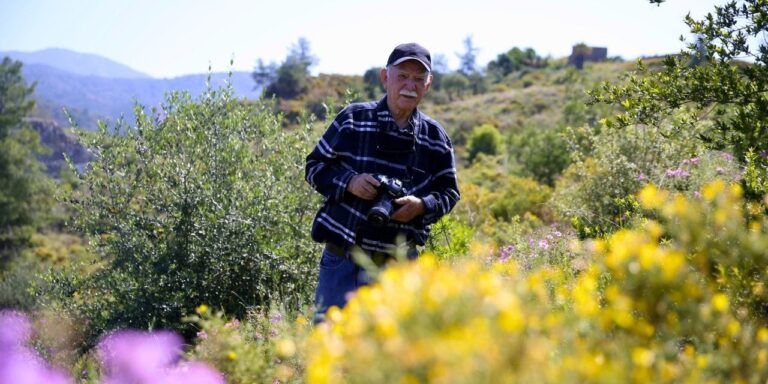 can-sikintisindan-yuruyuse-cikan-emekli-eczaci-5-yeni-cicek-turu-kesfetti-adi-bilime-gecti-egOtwKl9