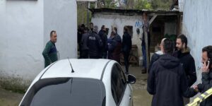 kumarbaz-evlat-annesini-oldurup-intihar-etti-wAZK6vAj