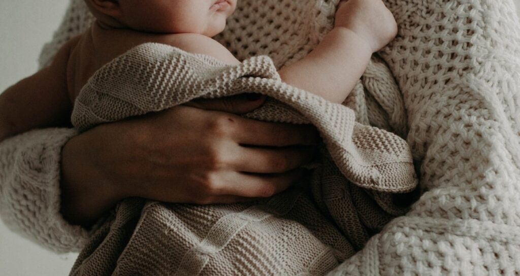 tbmmden-gecti-dogum-izni-uzatildi-wZUleQOF