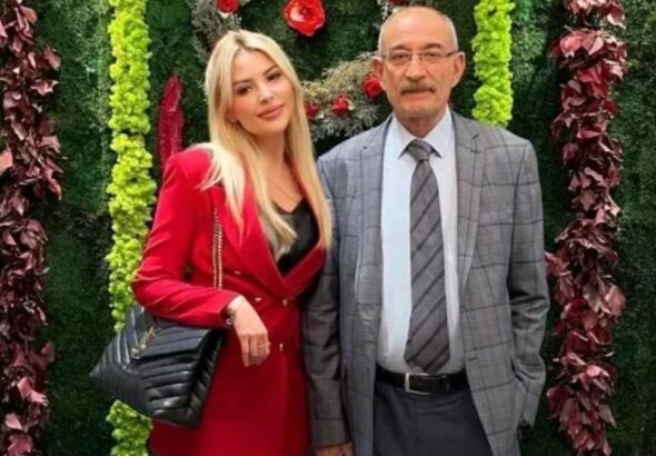 avukat-kizinin-yaptiklari-agzi-bozuk-akpli-gazetecinin-basini-yakti-VyfpnOdN