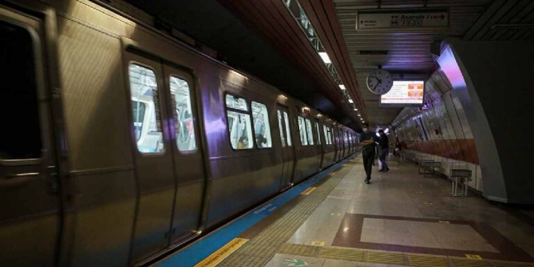 metro-istanbul-duyurdu-seferlere-mac-ayari-cBqPS3U9