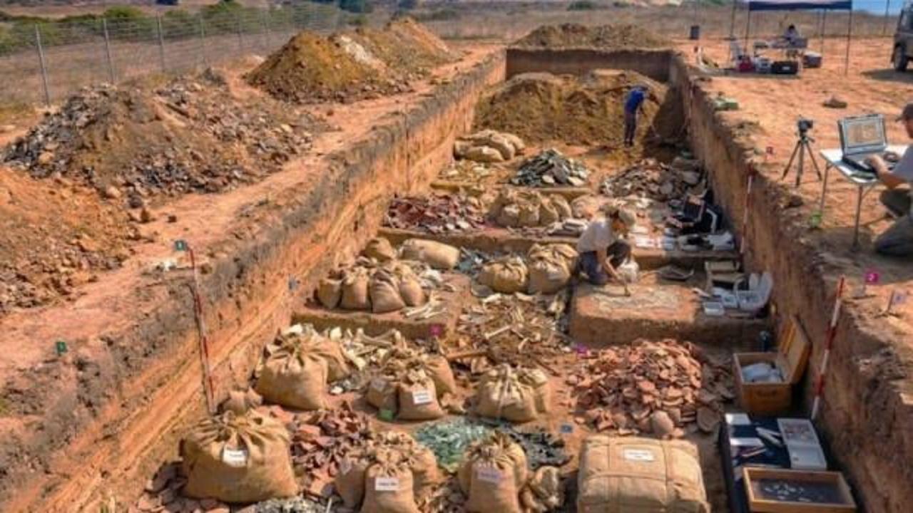 Siradan bir copluk saniliyordu altindan 1500 yillik hazine fiskirdi HYTjzC3A